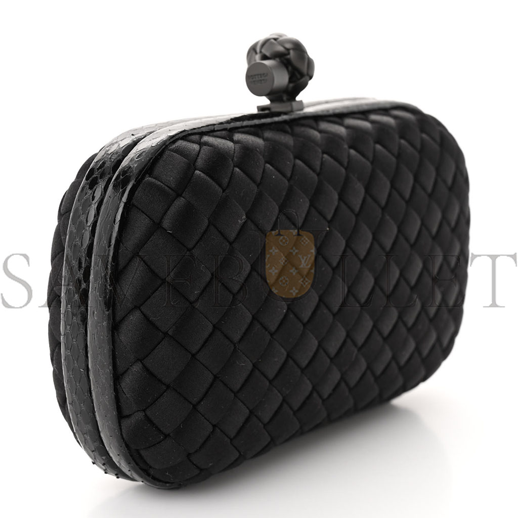 bo*te*ga Ve*ne*ta satin ayers intrecciato chain knot clutch black (17*10*5cm)